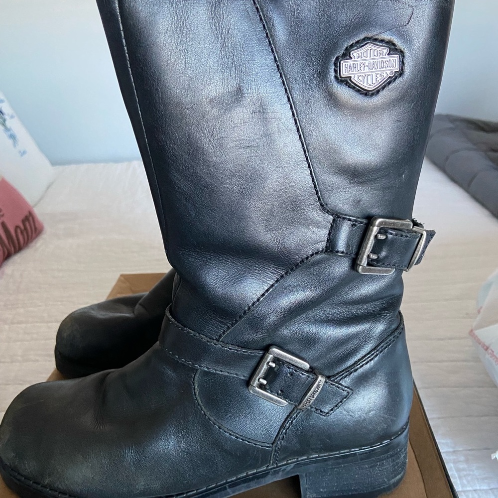 Woman’s Harley Davidson boots. 8.5